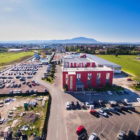 Hotel Alinalex - Paradisul Acvatic Μπρασόβ Εξωτερικό φωτογραφία