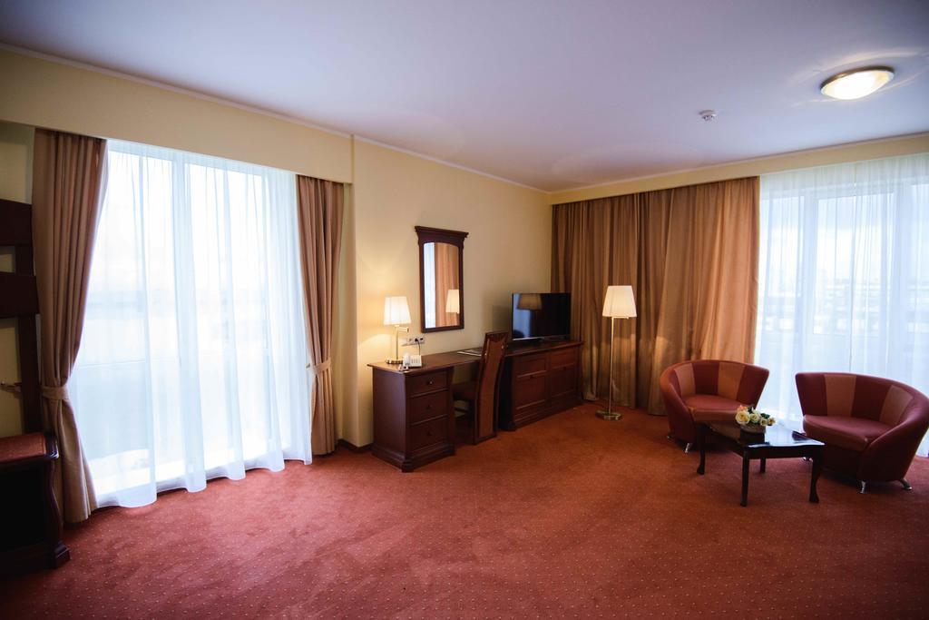 Hotel Alinalex - Paradisul Acvatic Μπρασόβ Εξωτερικό φωτογραφία
