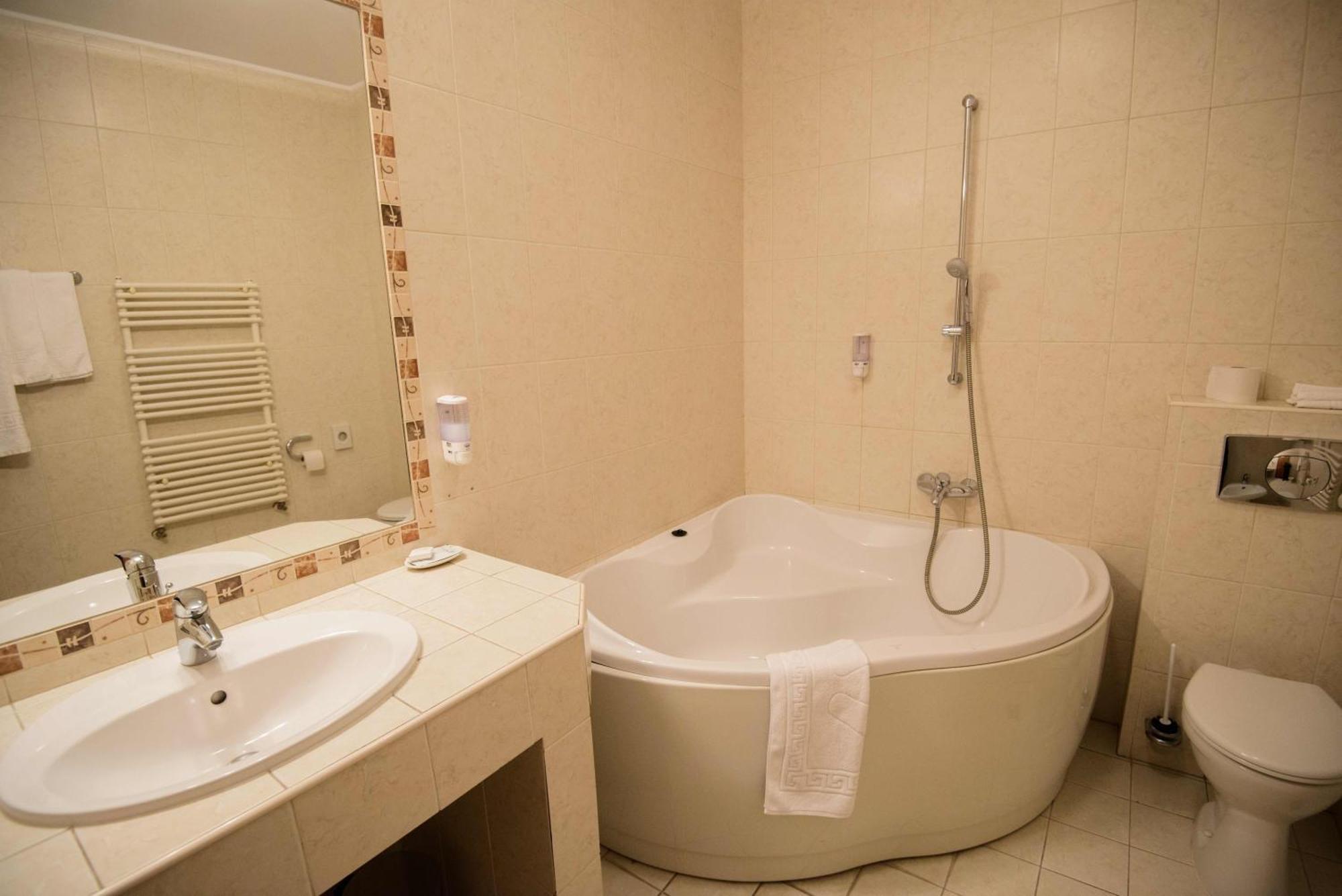 Hotel Alinalex - Paradisul Acvatic Μπρασόβ Εξωτερικό φωτογραφία