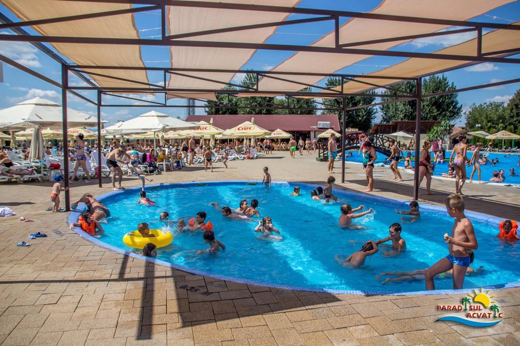 Hotel Alinalex - Paradisul Acvatic Μπρασόβ Εξωτερικό φωτογραφία